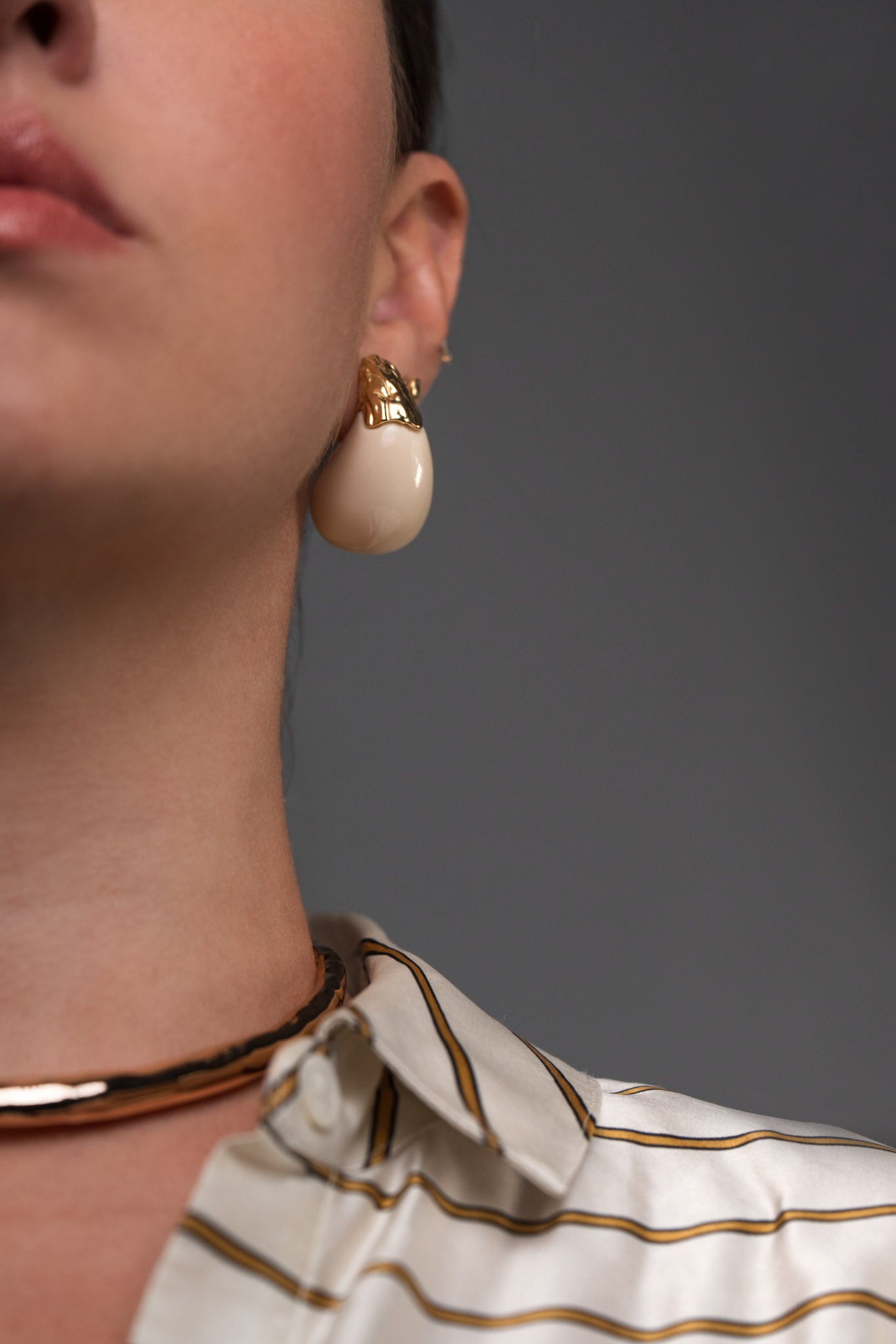 KIM EARRINGS BEIGE